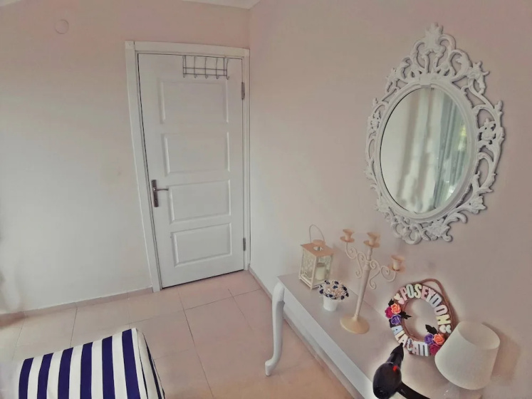 Family Friend Villa Pool 3b 1 Alacati Cesme — отель с удобным расположением в Чешме
