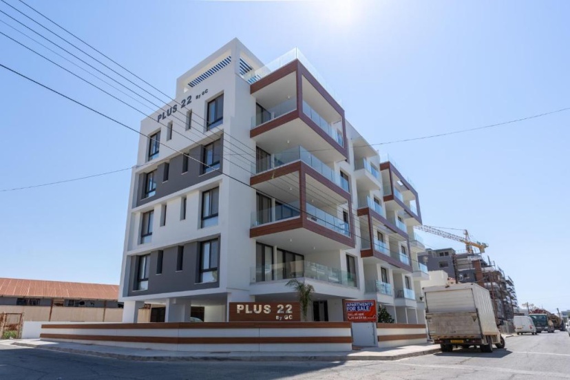 Tyche's 1 BDR apartment in Larnaca — отель с удобствами в Ларнака