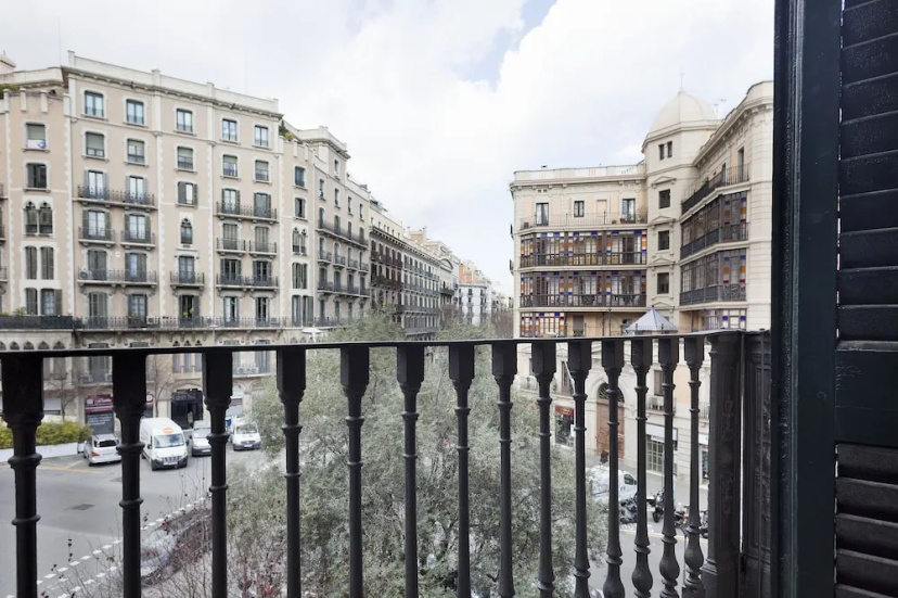 Midtown Luxury Apartment VI rosy 3 — отель в Барселоне, Испания