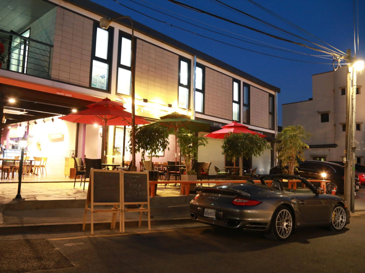 Цены на 88 Guesthouse & Cafe в Сеул