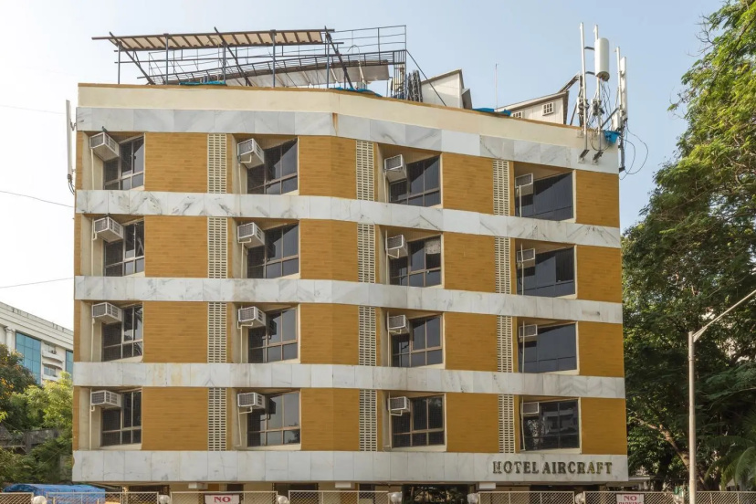Hotel Aircraft International — отель в удобной локации в Мумбаи