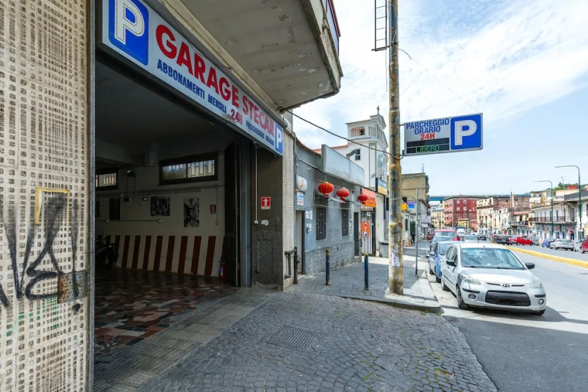 Blu Retreat Close to the City Center — забронировать отель в Неаполе