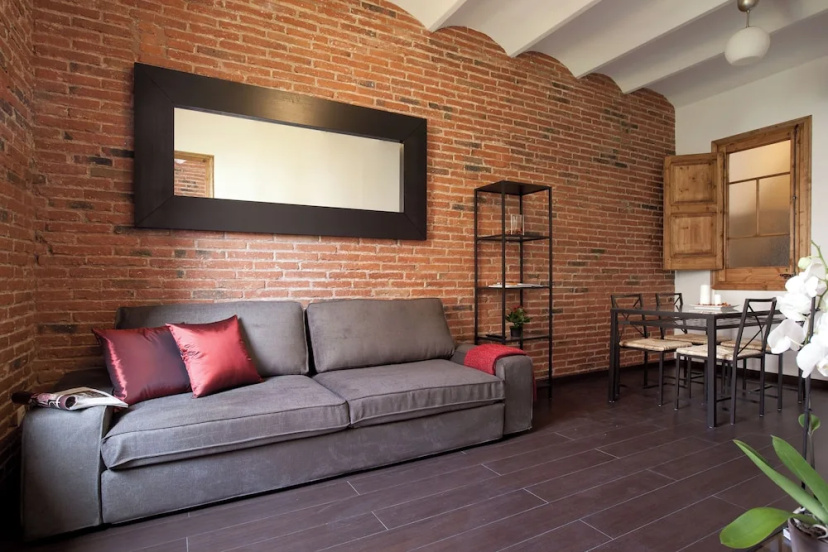 Beautiful Eixample Flat for Families — отель с удобным расположением в Барселоне
