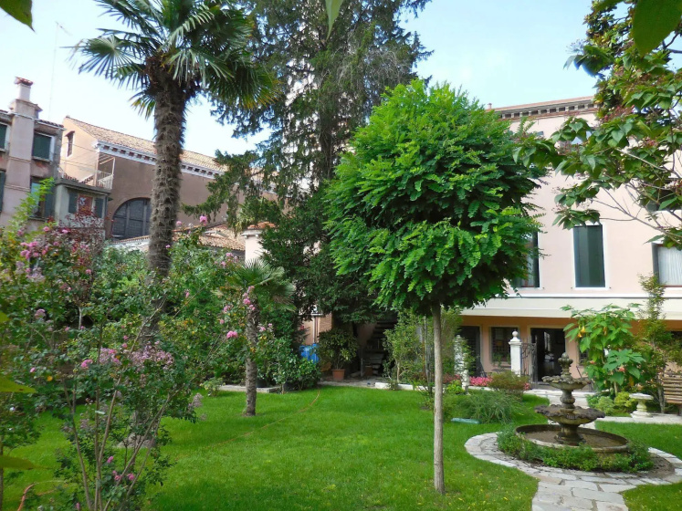Hotel Sant'Antonin — отель в удобной локации в Венеции