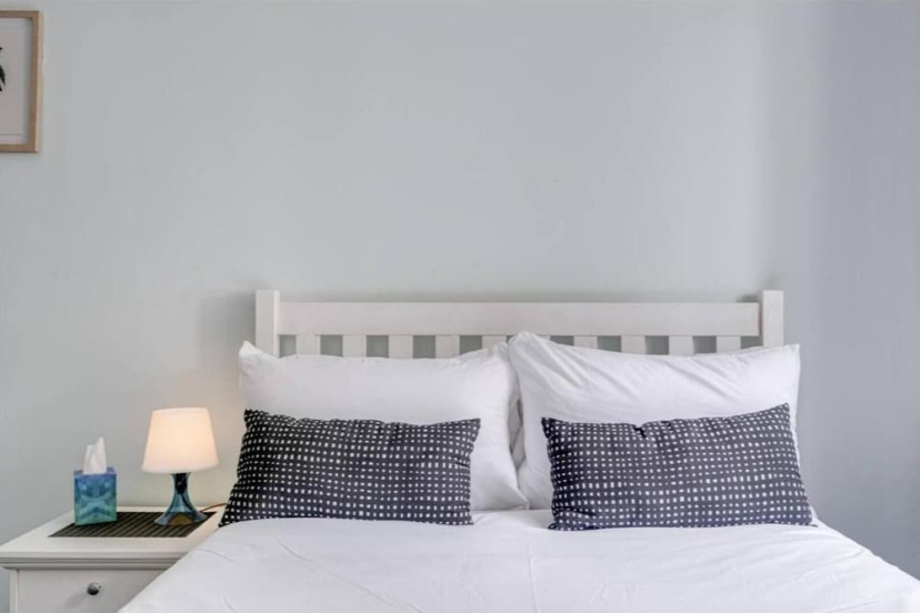 Цены на Central London Cosy Apartment With Parking в Лондоне