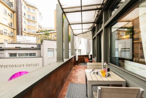 Heart Apartments Duomo Gallery — отель в Милане, Италия