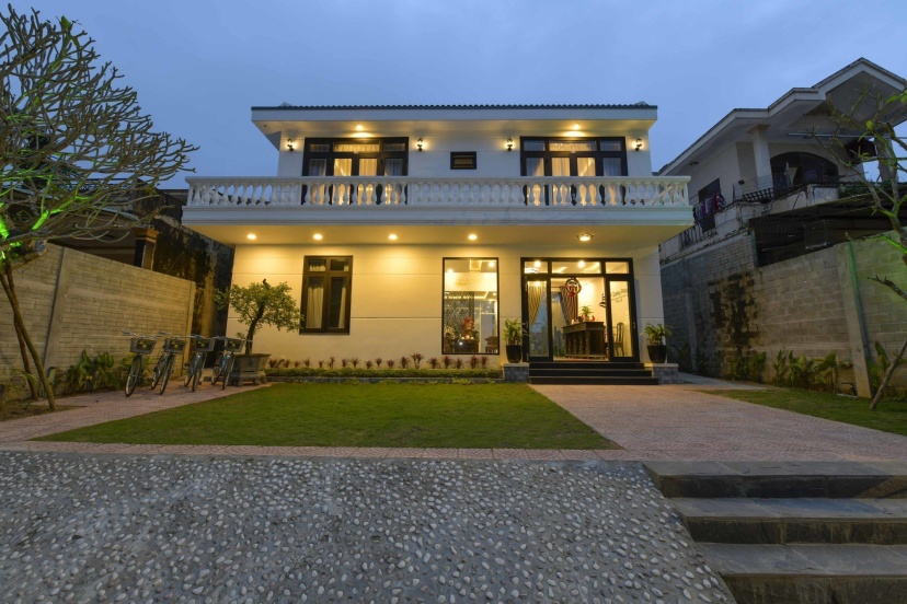 Hoi An Sunny Pool Villa — отель с удобным расположением в Дананге