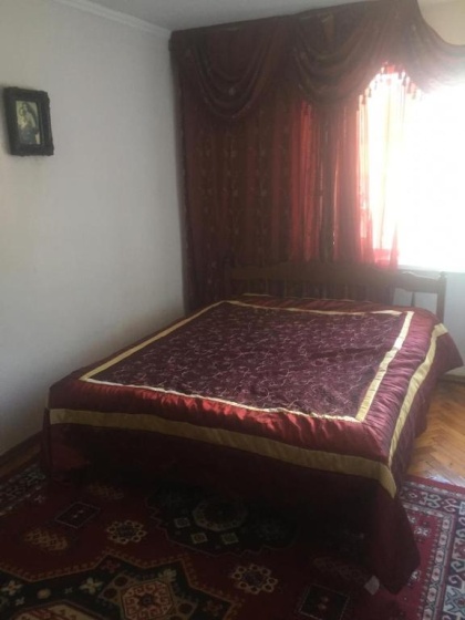 3 komnatnaja kvartira ABAZGAA 47/3 — забронировать отель в Гагра
