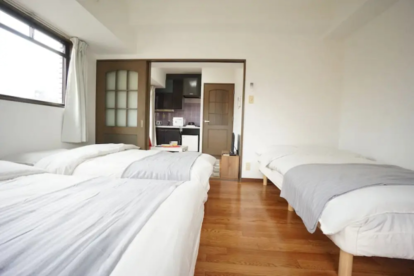 Terry's Apartment Shinsaibashi East I G10E — отель с удобствами в Осаке