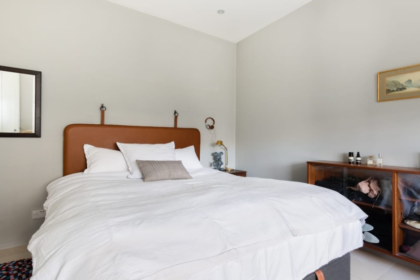 The Maida Vale Retreat - Modern & Central 2BDR Apartment with Parking — забронировать отель в Лондоне