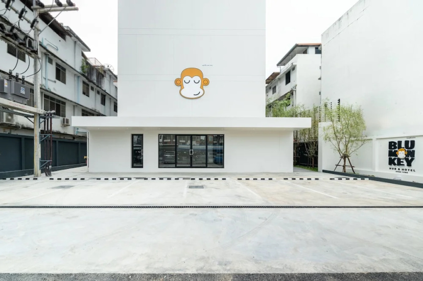 Blu Monkey Hub & Hotel Krabi Town — отель с удобным расположением в Краби