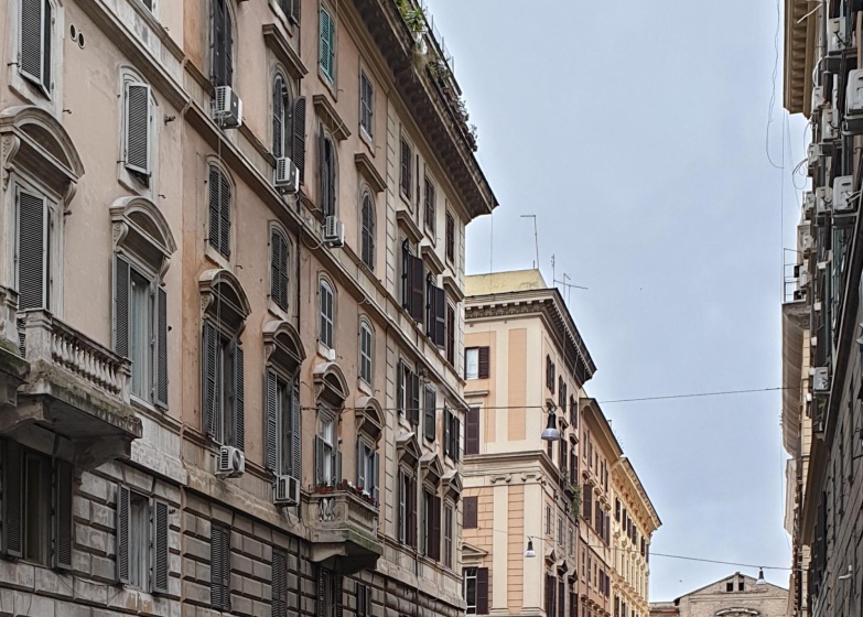 Цены на Cozy And Comfy Apartment At Esquilino в Риме