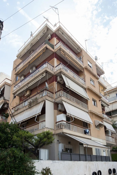 Modern apt with Increbilbe Athens Views — отель в Афины, Греция