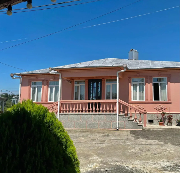 Kemeni HGuest House — забронировать отель в Батуми