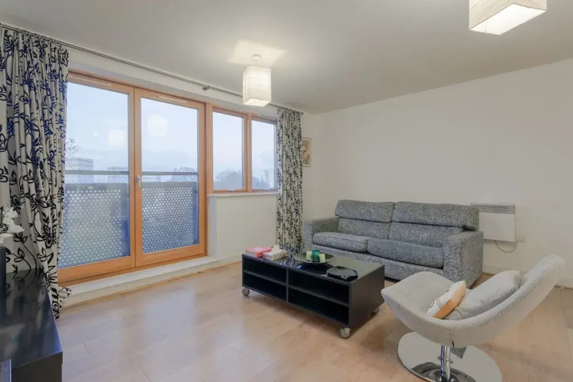 2 Bedroom Apartment Near Stepney Green — отель в Лондоне, Соединенное Королевство