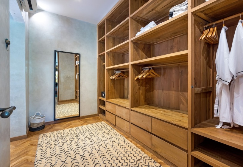 Villa Wolfe by Villa Finder — отель с удобным расположением в Кута