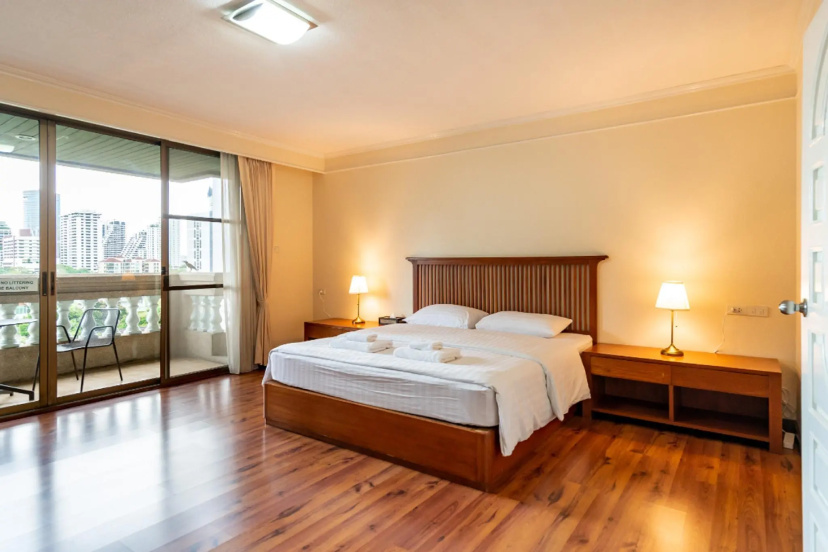 Bangkok Shortstay, 2-3 BR apartment Sukhumvit — отель с удобным расположением в Бангкоке