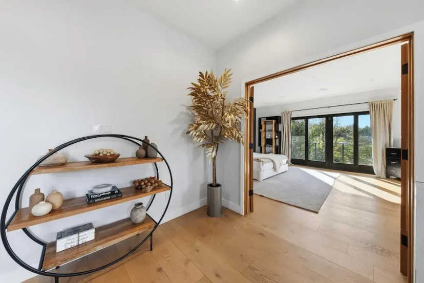 Farley Court - Stylish Hillside Residence With Stunning Views — комфортный отель в Лос-Анджелесе
