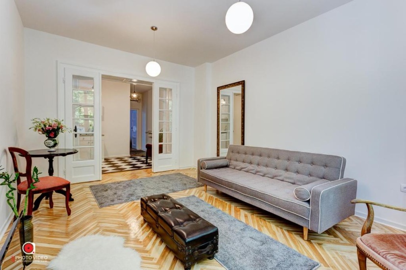Class Vintage Apartment — комфортный отель в Белграде