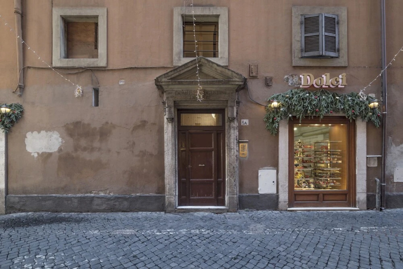 Montecitorio & Pantheon Stylish Flat — отель с удобствами в Риме