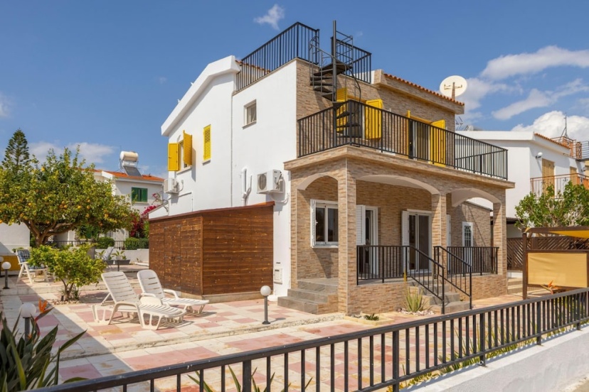 Цены на Ayia Thekla Sea Breeze Villa в Айя-Напа