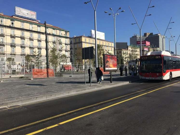 B&B Binario 39 — забронировать отель в Неаполе