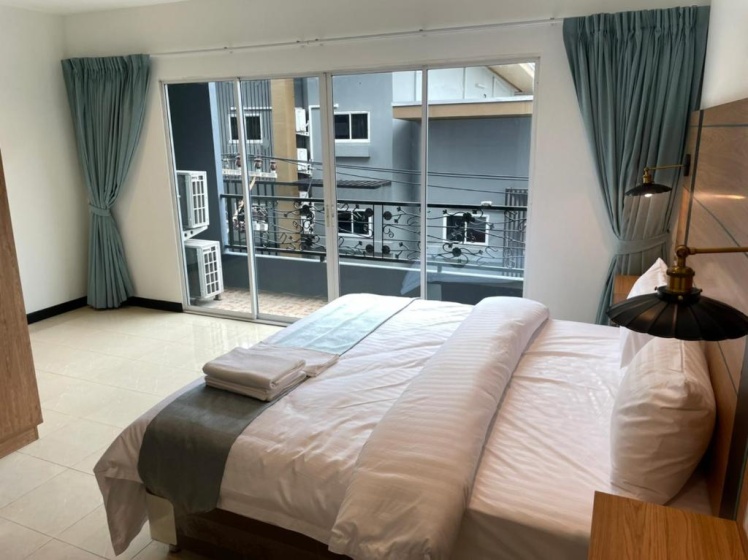 The Base Inn — отель с удобным расположением в Паттайе