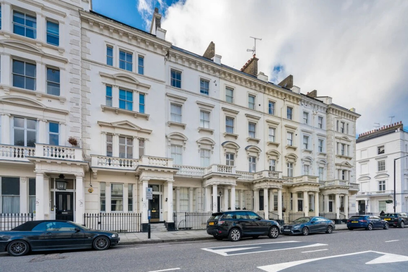 JOIVY Charming 1BR flat w Patio in the Heart of Pimlico — комфортный отель в Лондоне