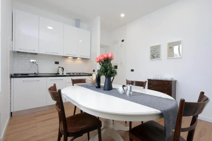 Monti Central Apartment — отель с удобным расположением в Риме