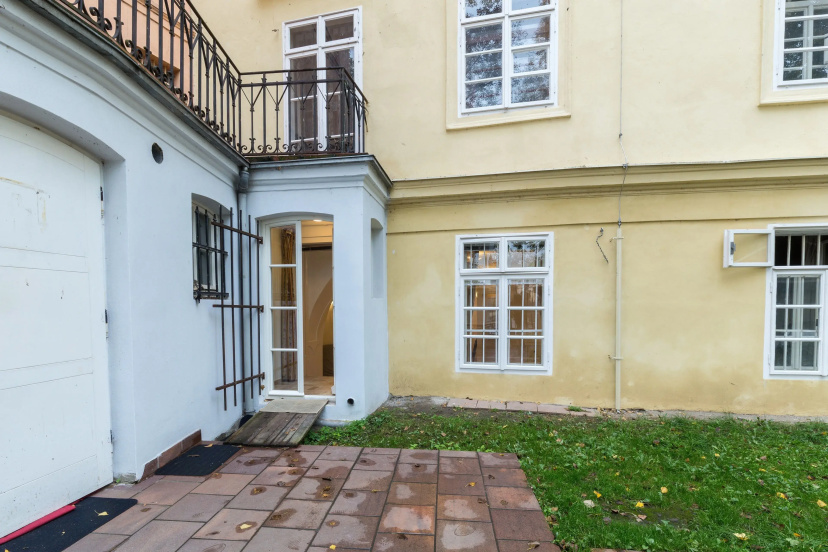 Charles Bridge Economic Hostel — забронировать отель в Праге