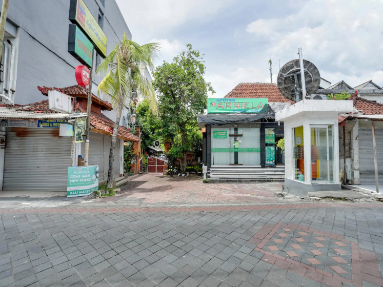 OYO 90055 Sadewa Guest House — отель с удобным расположением в Кута