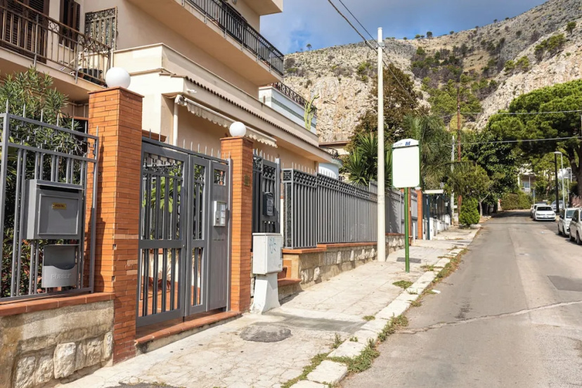 Olga's Apartment a Mondello — отель в Палермо, Италия