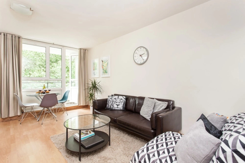 Цены на Regents Park & Euston Studio Apartment в Лондоне