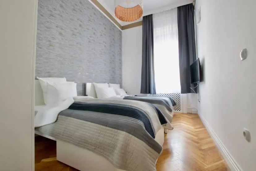 Premium Apartment by Hi5-Vaci str. 3 bedroom (218) — комфортный отель в Будапеште