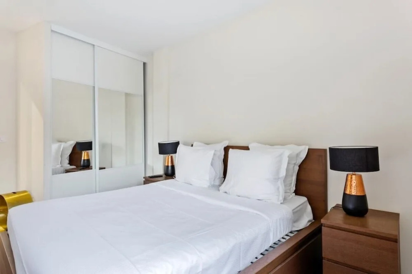 Modern Cosy 1-Bed Apartment Sleeps 6, in Paris — отель с удобным расположением в Париже