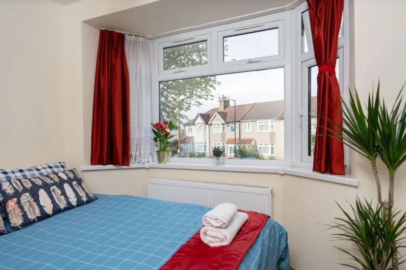 Economy Double Room G2 (Sandycroft Guest House) — отель с удобным расположением в Лондоне