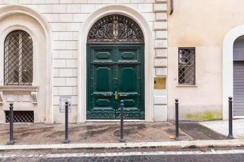 Trevi Luxury Stay — забронировать отель в Риме