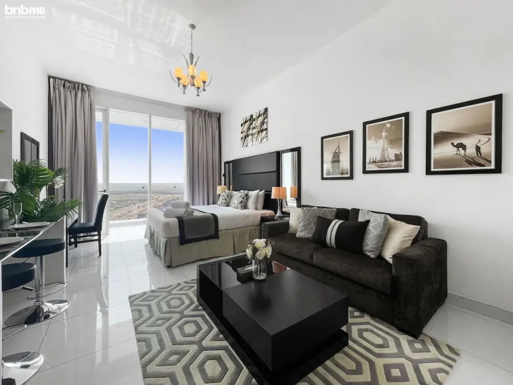 Elegant Studio Golf Course View Bnbmehomes - Apartment in ดูไบ - Photo 1