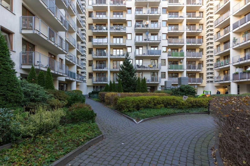 Apartment for Four in Warsaw by Renters — отель с удобствами в Варшаве