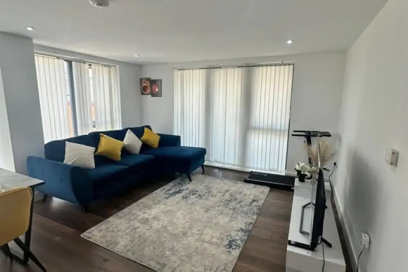 Exclusive 2 Bedroom Apartment — забронировать отель в Лондоне