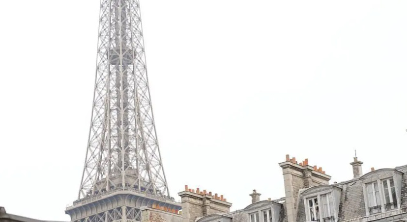 Eiffel Tower flat 888 — комфортный отель в Париже
