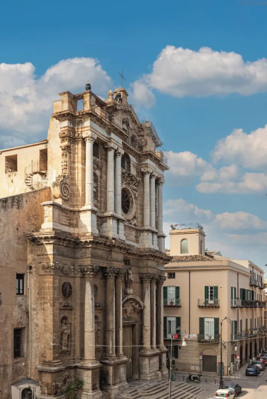 Nice Apartment near Piazza Kalsa — отель с удобным расположением в Палермо