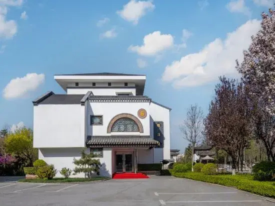 Pingdu Hotel — забронировать отель в Циндао