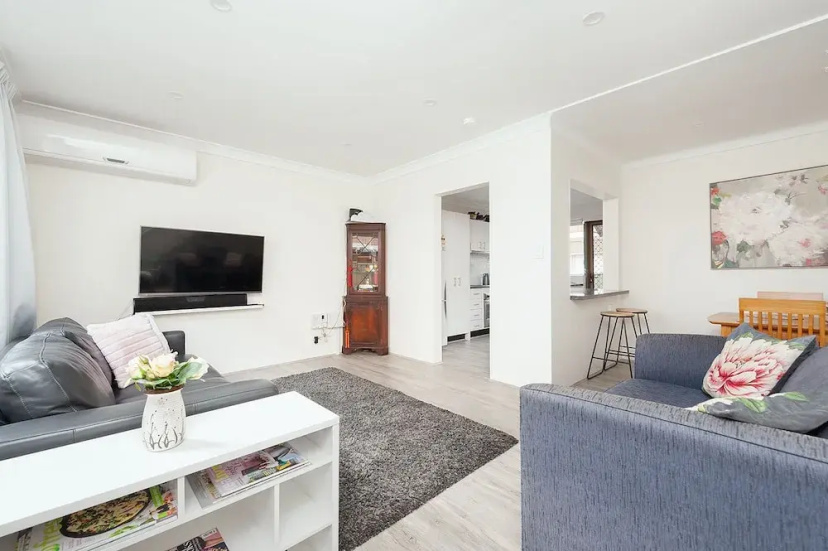 Comfy & Convenient Homebush West — комфортный отель в Сиднее
