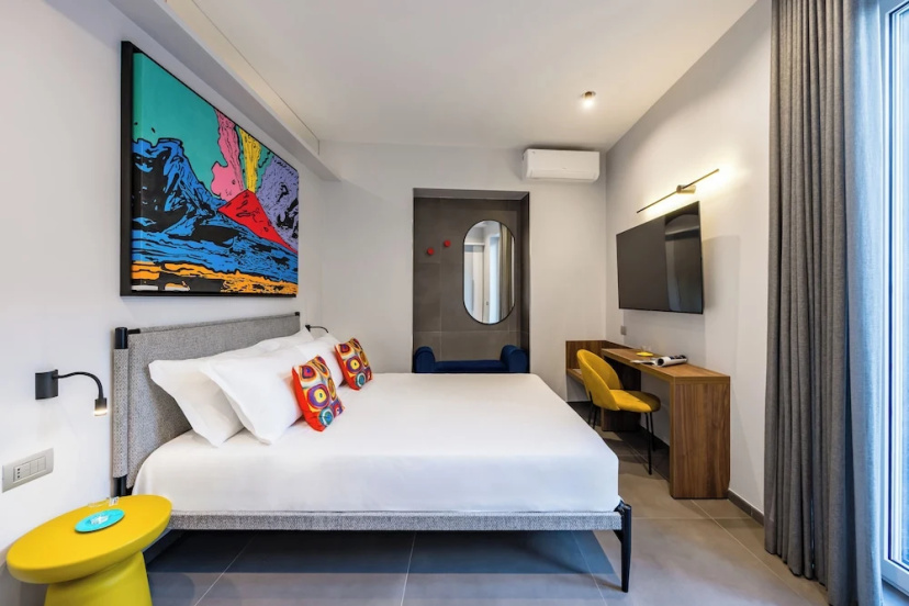 Цены на Pop House in the Heart of Sanita by Wonderful Italy в Неаполе
