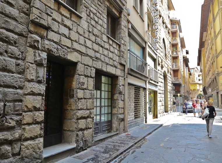 Ponte Vecchio Penthouse — забронировать отель в Флоренции