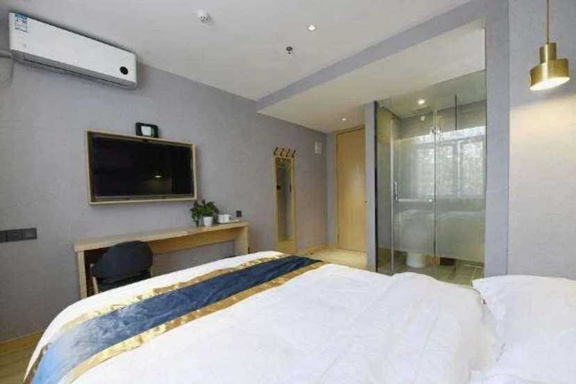 Shell Hotel Shanghai Normal University Hongcao Road Metro Station Guiping Road — забронировать отель в Шанхае