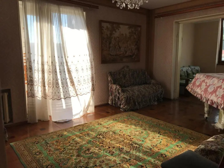 4-h komnatnye apartamenty v tsentre Suhuma — отель с удобствами в Сухуми