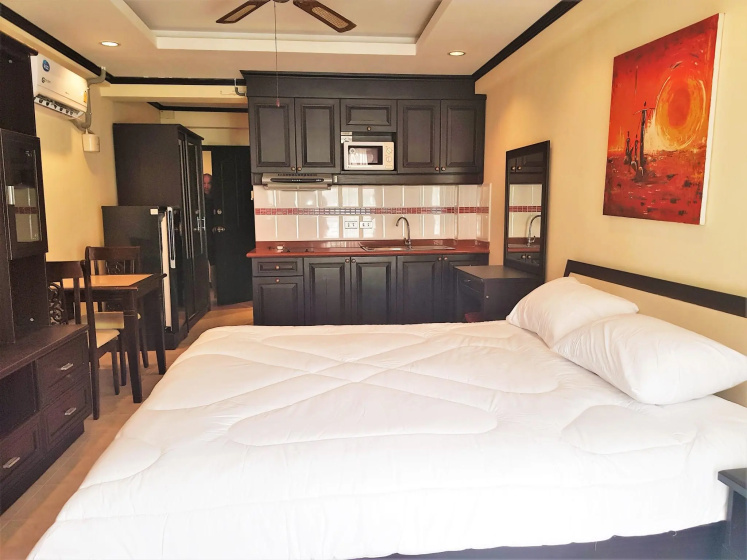 Jomtien beach condo sea view studio apartment 12th floor — отель с удобствами в Паттайе