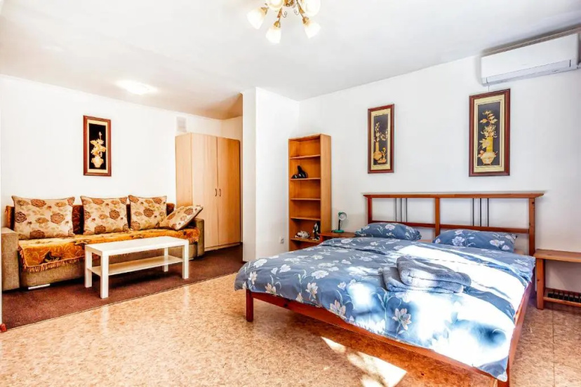 425 Apartamenty v Zolotom kvadrate v tsentre Otlichno podhodjat dlja komandirovannyh i turistov — отель с удобствами в Алматы